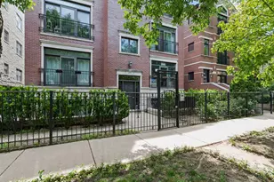 4831 N Winthrop Ave, Chicago, IL 60640 - Photo 2