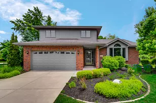 21147 Hunter Woods Dr, Frankfort, IL 60423 - Photo 1