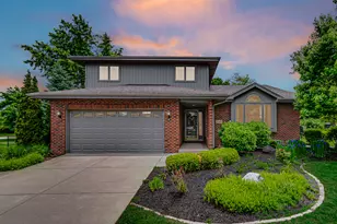 21147 Hunter Woods Dr, Frankfort, IL 60423 - Photo 2