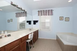 886 Farm Glen Ln, Carol Stream, IL 60188 - Photo 18