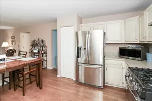 886 Farm Glen Ln, Carol Stream, IL 60188 - Photo 6
