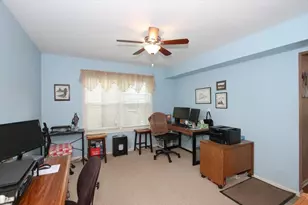 886 Farm Glen Ln, Carol Stream, IL 60188 - Photo 14