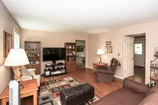 886 Farm Glen Ln, Carol Stream, IL 60188 - Photo 10