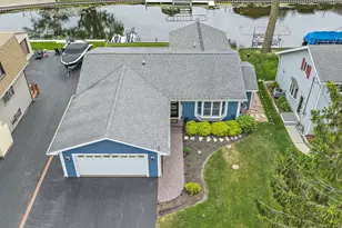 715 Monterrey Terrace, McHenry, IL 60050 - Photo 2