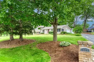 325 Canterbury Ln, Inverness, IL 60010 - Photo 6