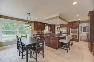 325 Canterbury Ln, Inverness, IL 60010 - Photo 22
