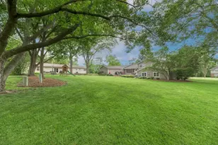 325 Canterbury Ln, Inverness, IL 60010 - Photo 44