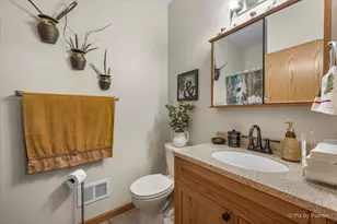 1084 Chovan Dr, Joliet, IL 60435 - Photo 12