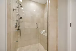 240 E Illinois St, Chicago, IL 60611 - Photo 18