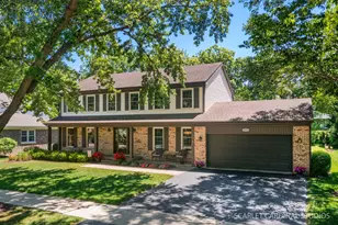 215 Alpine Dr, Lake Zurich, IL 60047 - Photo 1