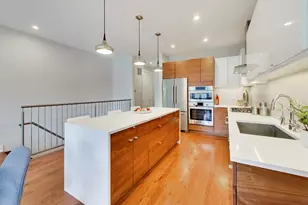 854 N May St, Chicago, IL 60642 - Photo 14