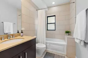 1454 W Roscoe St, Chicago, IL 60657 - Photo 10