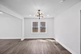 8848 S Jeffery Blvd, Chicago, IL 60617 - Photo 6
