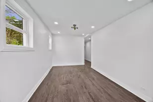 8848 S Jeffery Blvd, Chicago, IL 60617 - Photo 16