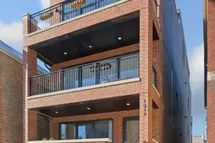 1018 N Wood St, Chicago, IL 60622 - Photo 2