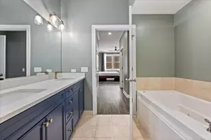 4553 N Magnolia Ave, Chicago, IL 60640 - Photo 16