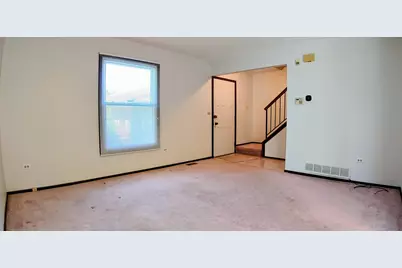 1070 Glouchester Harbor #1070, Schaumburg, IL 60193 - Photo 4