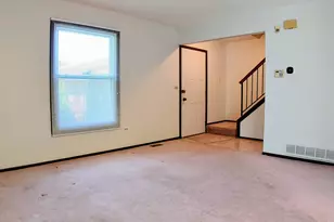 1070 Glouchester Harbor, Schaumburg, IL 60193 - Photo 4