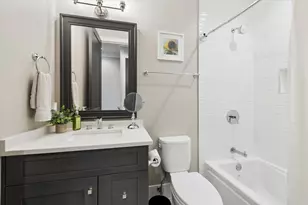 1731 W Roscoe St, Chicago, IL 60657 - Photo 12