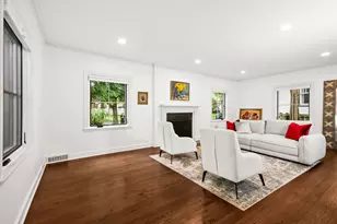 2766 Asbury Ave, Evanston, IL 60201 - Photo 4