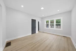 646 W 47th Pl, Chicago, IL 60638 - Photo 12