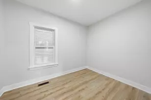646 W 47th Pl, Chicago, IL 60638 - Photo 14