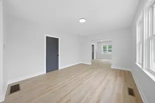 646 W 47th Pl, Chicago, IL 60638 - Photo 10