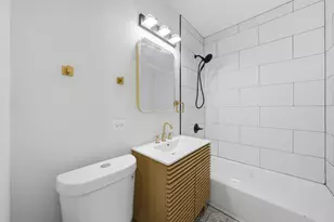 646 W 47th Pl, Chicago, IL 60638 - Photo 18