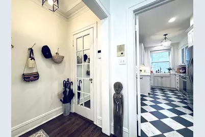 2948 N Pine Grove Avenue #2, Chicago, IL 60657 - Photo 12