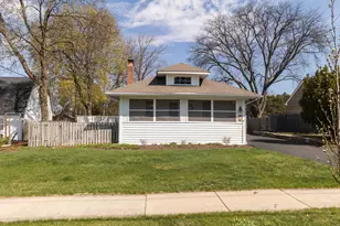 219 W Oak Ave, Wheaton, IL 60187 - Photo 2
