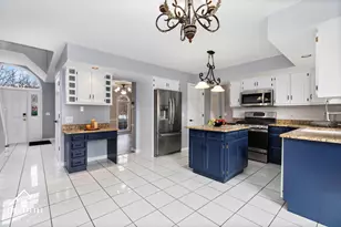 1523 Greenlake Dr, Aurora, IL 60502 - Photo 16
