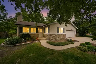 2S445 Sanchez Dr, Warrenville, IL 60555 - Photo 1