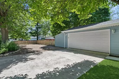 28W691 Leverenz Road, Naperville, IL 60564 - Photo 2