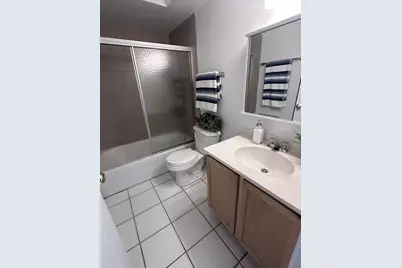 234 W Court Of Shorewood #3B, Vernon Hills, IL 60061 - Photo 8