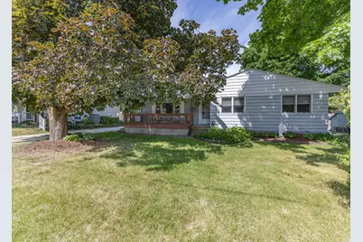 335 N Chicago Street, Geneseo, IL 61254 - Photo 1