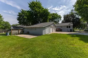 335 N Chicago St, Geneseo, IL 61254 - Photo 4