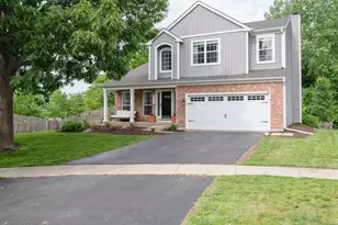 1061 Painted Lake Ct, Lake Villa, IL 60046 - Photo 2