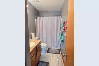 2400 Mark Avenue, Zion, IL 60099 - Photo 10