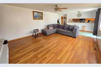 2400 Mark Avenue, Zion, IL 60099 - Photo 6