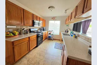2400 Mark Avenue, Zion, IL 60099 - Photo 4