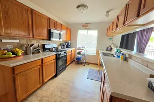 2400 Mark Ave, Zion, IL 60099 - Photo 4