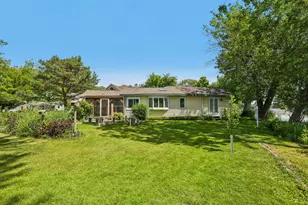 34983 Hickory Ave, Ingleside, IL 60041 - Photo 2