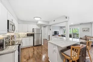 925 Spring Hill Dr, Northbrook, IL 60062 - Photo 4