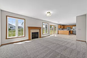 676 Elberon Way, Roscoe, IL 61073 - Photo 4