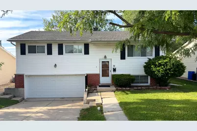 32 E Schubert Avenue, Glendale Heights, IL 60139 - Photo 1