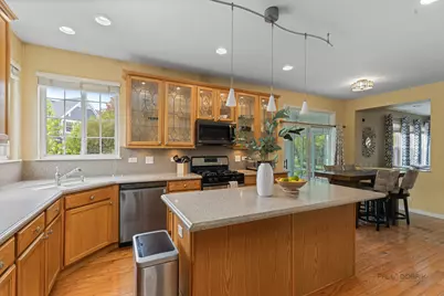 332 Colonial Drive, Vernon Hills, IL 60061 - Photo 10