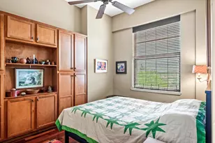 212 N Center St, Bloomington, IL 61701 - Photo 30