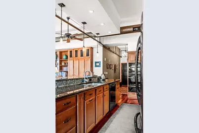 212 N Center Street #401, Bloomington, IL 61701 - Photo 10