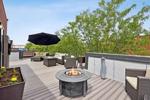 2318 W Wolfram St, Chicago, IL 60618 - Photo 2