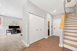 2318 W Wolfram St, Chicago, IL 60618 - Photo 14